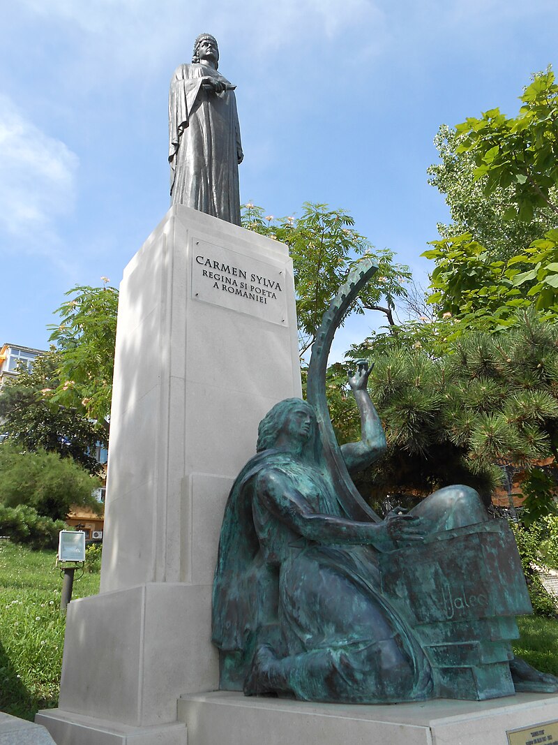 Statuia Reginei Elisabeta a Romaniei 